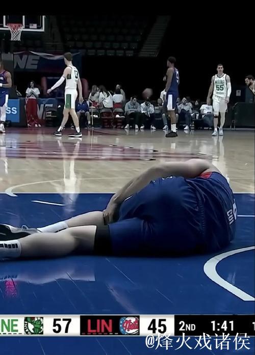 崔永熙受伤提前离场 伤退前贡献2分4篮板3助攻 崔永熙受伤提前离场 伤退前贡献2分4篮板3助攻