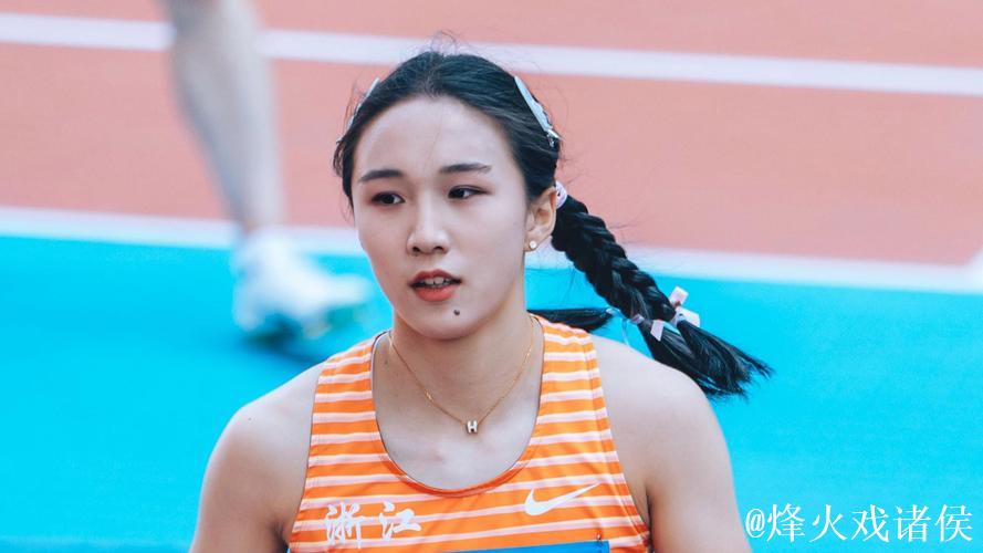 女子100米决赛 陈妤颉打破亚洲青年纪录夺冠 女子100米决赛 陈妤颉打破亚洲青年纪录夺冠